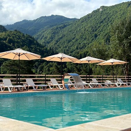 Hotel Chateau Iveri Varjanisi Exteriör bild