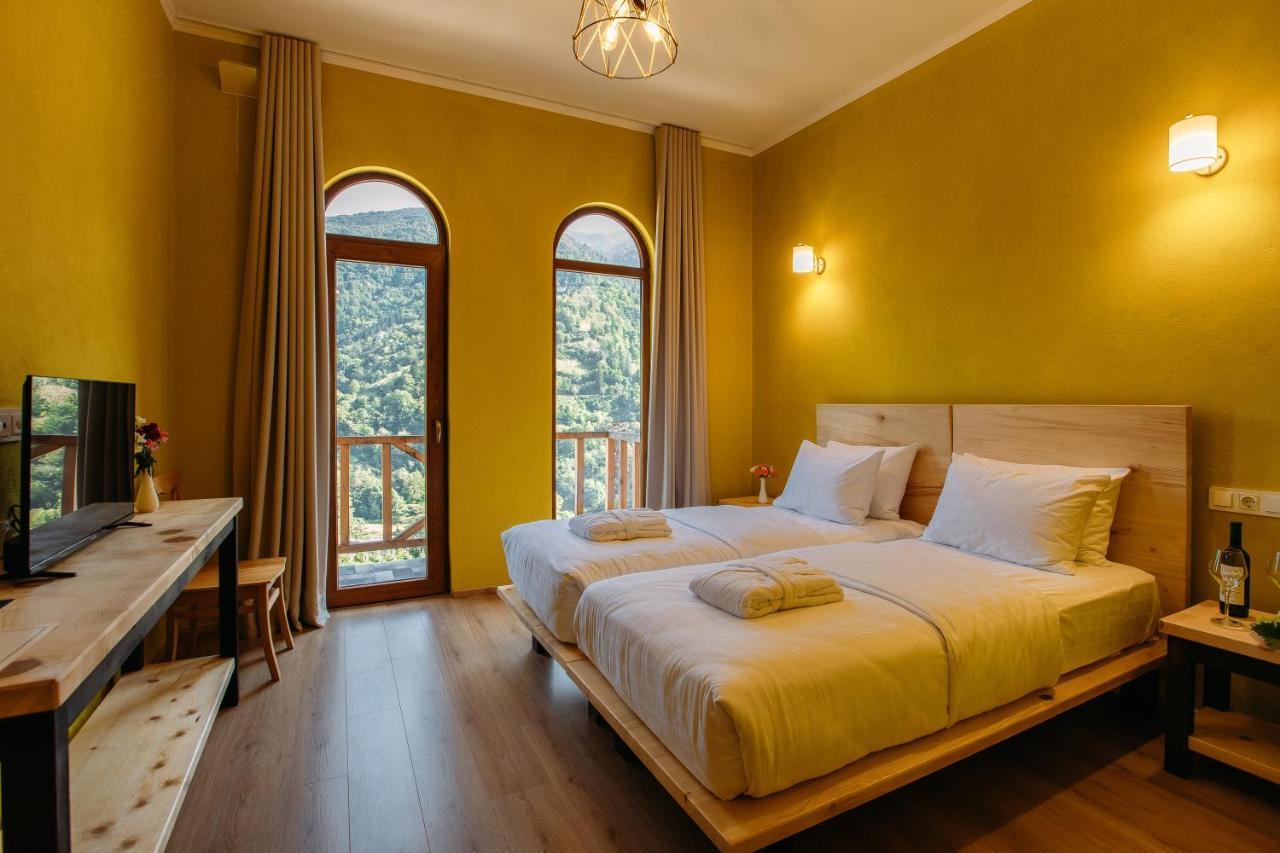 Hotel Chateau Iveri Varjanisi Exteriör bild