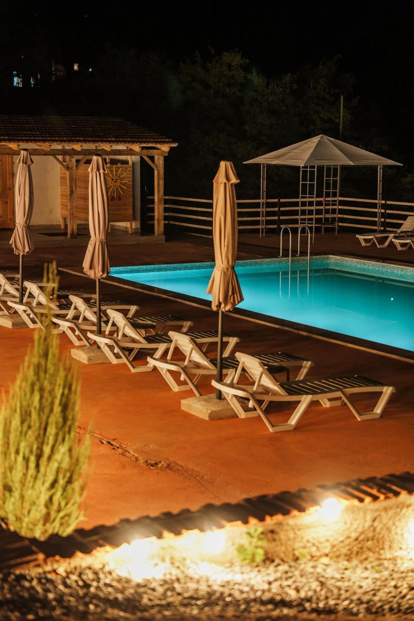 Hotel Chateau Iveri Varjanisi Exteriör bild